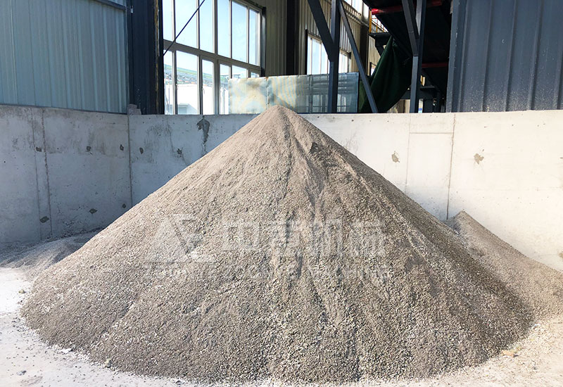 筛分出的细沙料